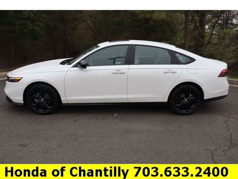 Used 2025 Honda Accord SE image 4