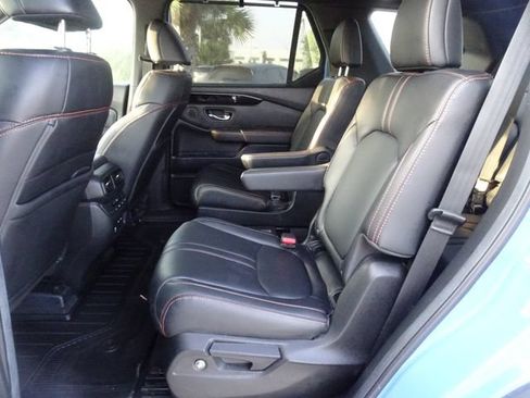 Certified 2025 Honda Pilot TrailSport image 9