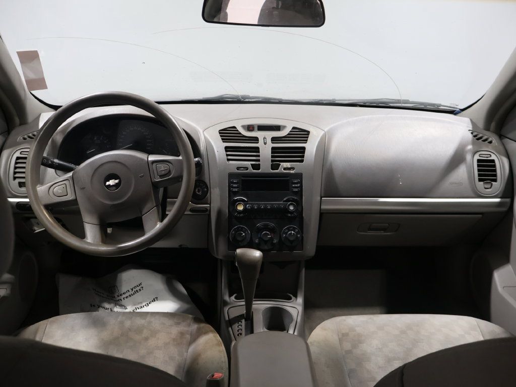 Used 2005 Chevrolet Malibu V6 w/ Preferred Equipment Group FWD image 21