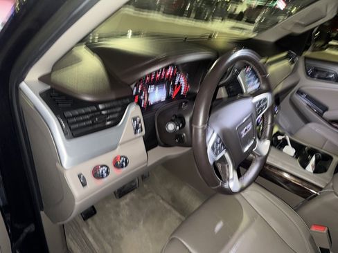 Used 2016 GMC Yukon XL SLT w/ Open Road Package image 17