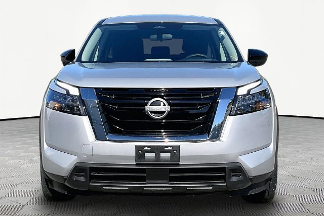 Used 2024 Nissan Pathfinder S AWD/4WD image 2