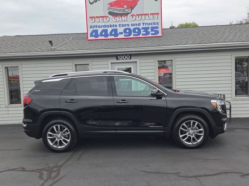 Used 2022 GMC Terrain SLT AWD/4WD image 2