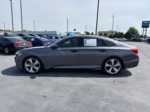 Used 2018 Honda Accord Touring image 6