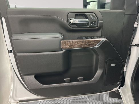 Used 2022 GMC Sierra 3500 Denali w/ Denali Ultimate Package image 11