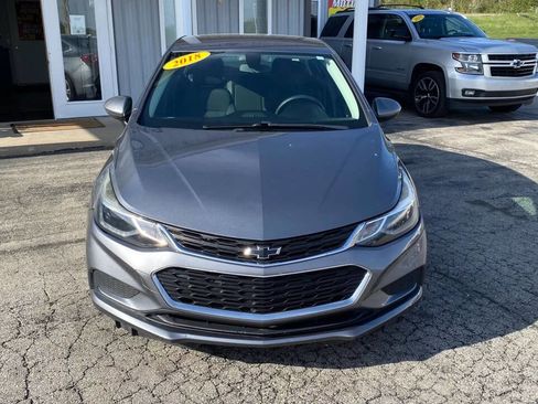 Used 2018 Chevrolet Cruze LT FWD image 9