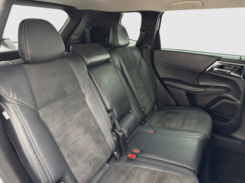 Used 2023 Mitsubishi Outlander SE FWD image 44