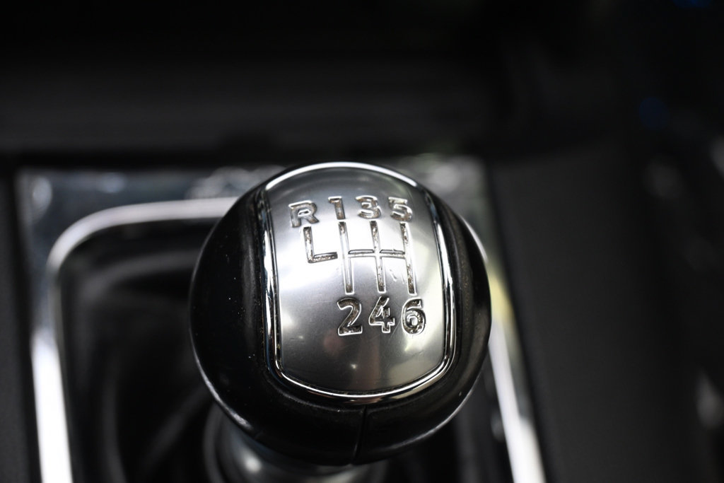 Used 2015 Ford Mustang 50 Years RWD image 41
