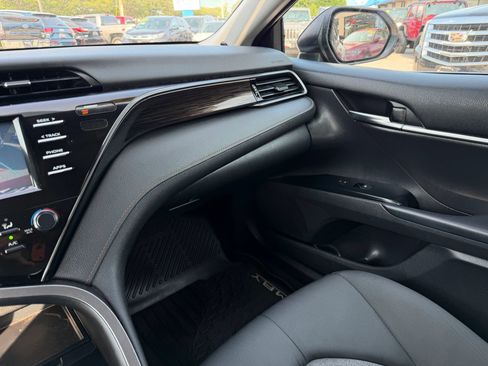 Used 2019 Toyota Camry LE FWD image 23