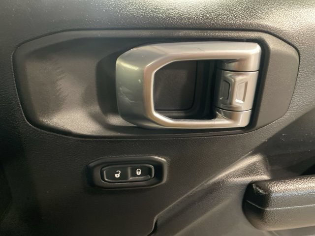 Used 2023 Jeep Wrangler Unlimited Rubicon w/ Cold Weather Group AWD/4WD image 49