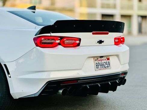 Used 2020 Chevrolet Camaro LT RWD image 7
