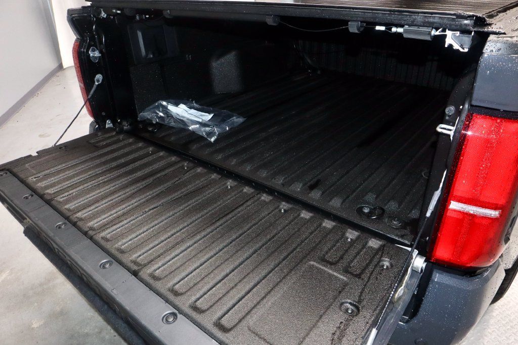 Used 2025 Toyota Tacoma TRD Sport w/ TRD Sport Upgrade Package AWD/4WD image 15