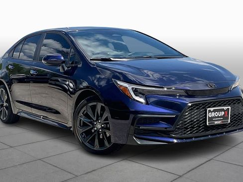 Used 2026 Toyota Corolla SE image 3