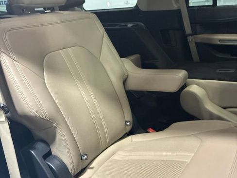 Used 2024 Ford Expedition Limited AWD/4WD image 38