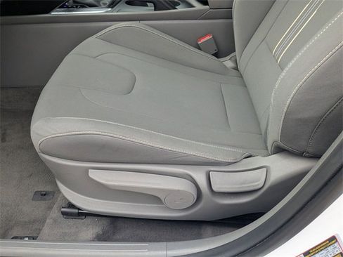 Used 2024 Hyundai Elantra SEL image 13