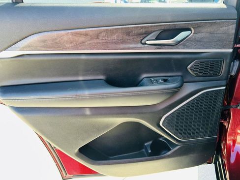 Used 2021 Jeep Grand Cherokee L Limited image 27