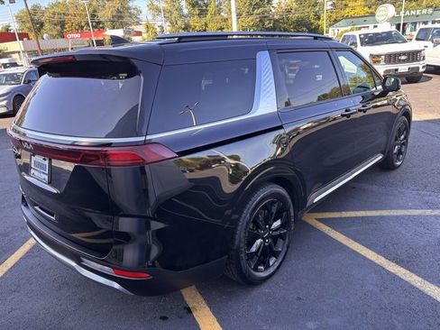 Used 2022 Kia Carnival SX Prestige image 10