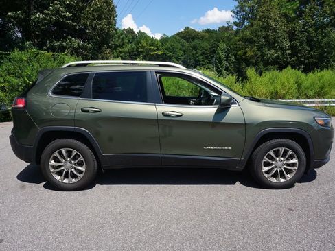 Used 2021 Jeep Cherokee Latitude Lux w/ Comfort/Convenience Group AWD/4WD image 23
