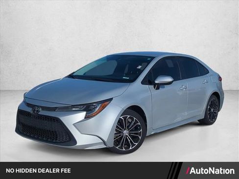 Used 2021 Toyota Corolla LE FWD image 1