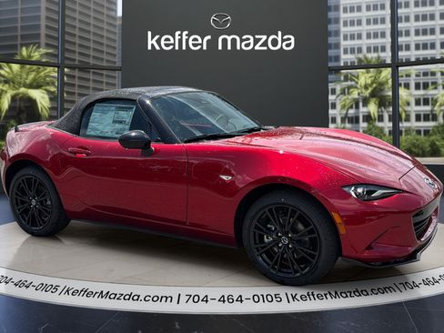 New 2026 MAZDA MX-5 Miata Club w/ Interior Package RWD image 1