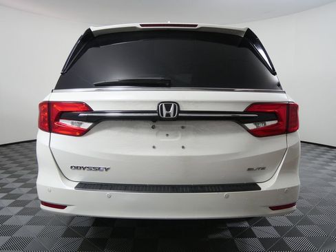 Used 2022 Honda Odyssey Elite image 4