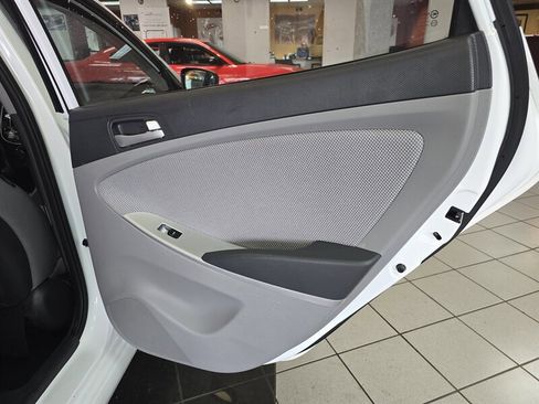 Used 2013 Hyundai Accent GS image 15