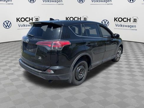 Used 2018 Toyota RAV4 LE w/ Carpet Mat Package AWD/4WD image 8