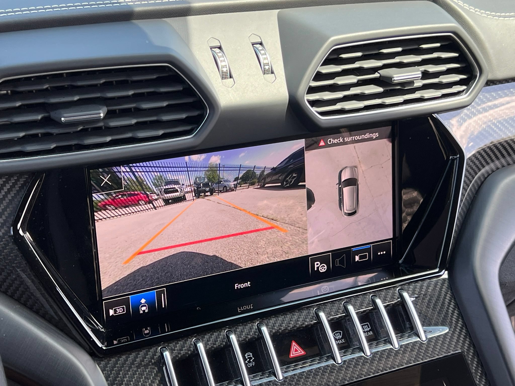 Used 2022 Lamborghini Urus AWD/4WD image 32
