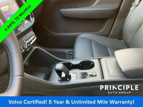 Certified 2025 Volvo XC40 B5 Core image 18