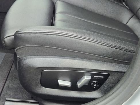 Used 2019 BMW 530i w/ Convenience Package image 16