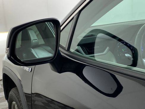 Used 2020 Toyota RAV4 Limited image 23