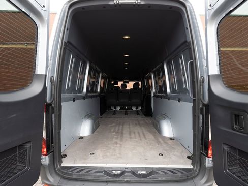 Used 2025 Mercedes-Benz Sprinter 2500 image 31