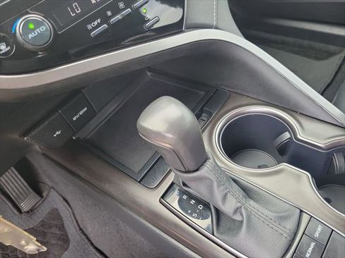 Certified 2024 Toyota Camry SE FWD image 27