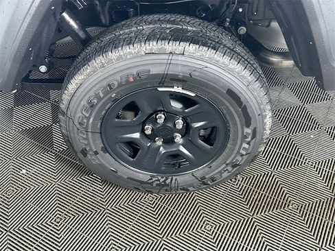 New 2025 Jeep Gladiator Sport image 16