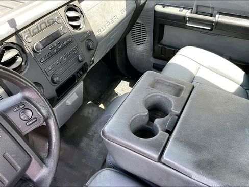 Used 2015 Ford F250 XL w/ Power Equipment Group RWD image 16