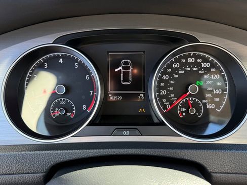 Used 2016 Volkswagen Golf SE w/ Lighting Package image 20