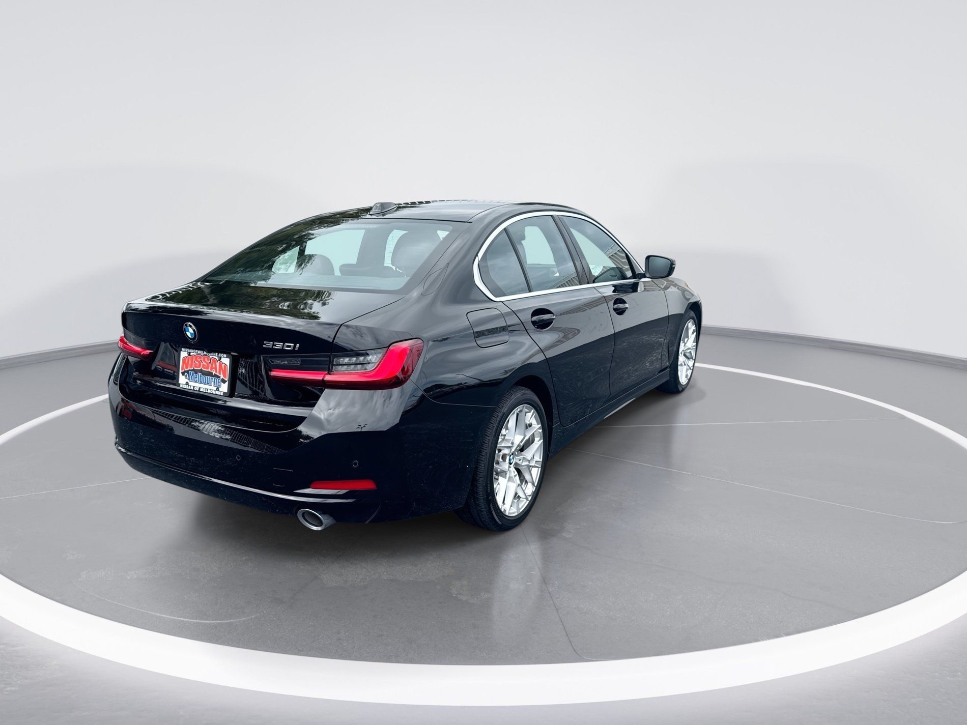 Used 2025 BMW 330i Sedan RWD image 4