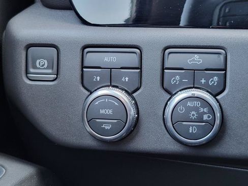Used 2024 GMC Sierra 1500 Elevation AWD/4WD image 18