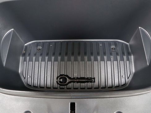 Used 2021 Tesla Model Y Long Range image 28