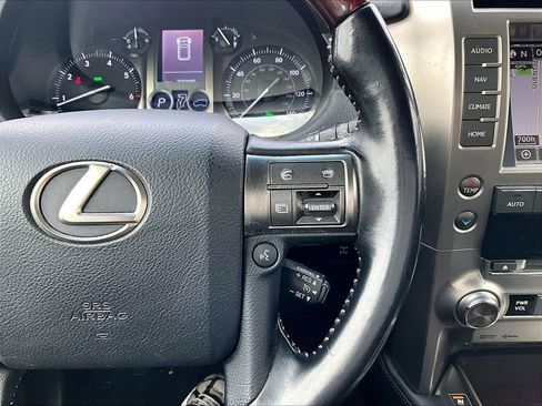 Used 2016 Lexus GX 460 w/ Premium Package image 17