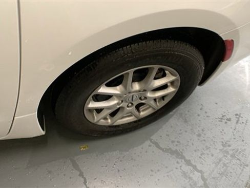 Used 2023 Chrysler Voyager LX image 24