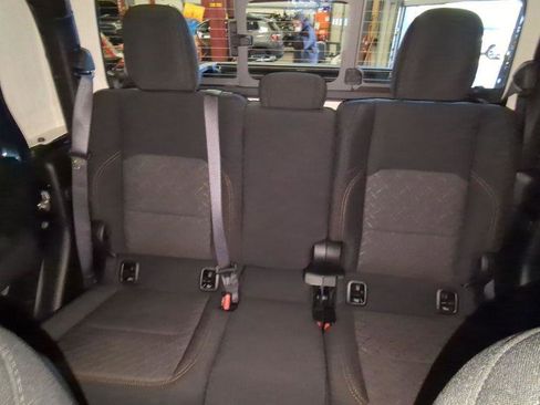 Used 2025 Jeep Gladiator Mojave w/ Convenience Group image 30