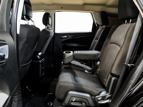 Used 2017 Dodge Journey SE image 39