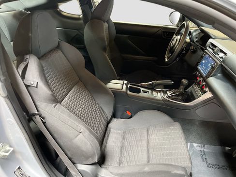 Used 2025 Toyota GR86 w/ ALL Weather Mat Package (TMS) RWD image 26