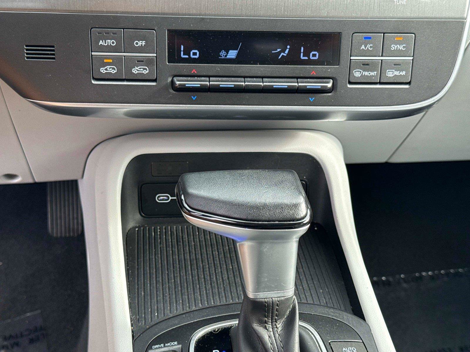 Used 2025 Hyundai Kona SEL FWD image 24