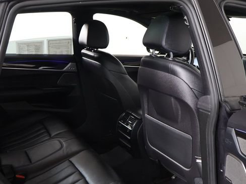 Used 2018 BMW 640i Gran Turismo xDrive image 31