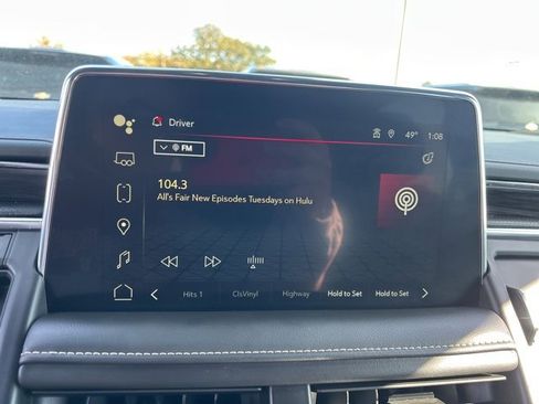 Used 2023 GMC Yukon SLT image 24