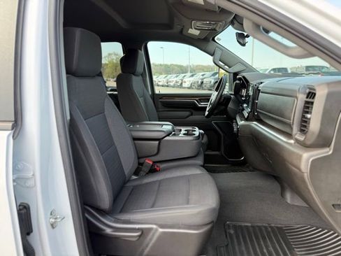 Used 2025 Chevrolet Silverado 2500 LT w/ Convenience Package image 17