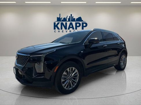 Used 2024 Cadillac XT4 Premium Luxury image 1