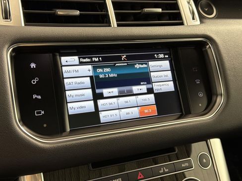 Used 2016 Land Rover Range Rover Sport HSE image 18