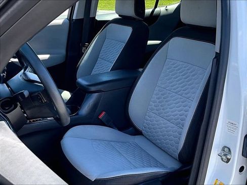 Used 2019 Chevrolet Equinox LS w/ LPO, Floor Liner Package FWD image 10